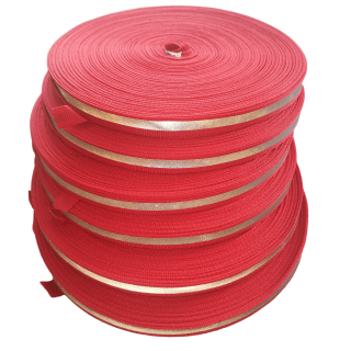 Лента светоотражающая на красной тесьме 1 см фото