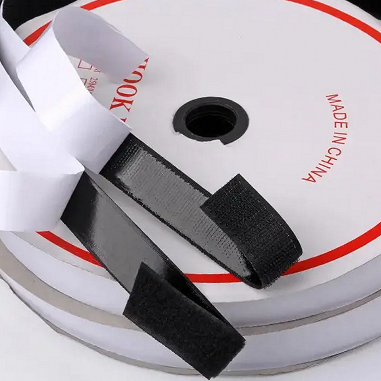 Липучка самоклейка черная Липучка велкро самоклеющаяся 2 см черная изображение