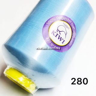 Текстурированная нитка для оверлока голубого цвета фото