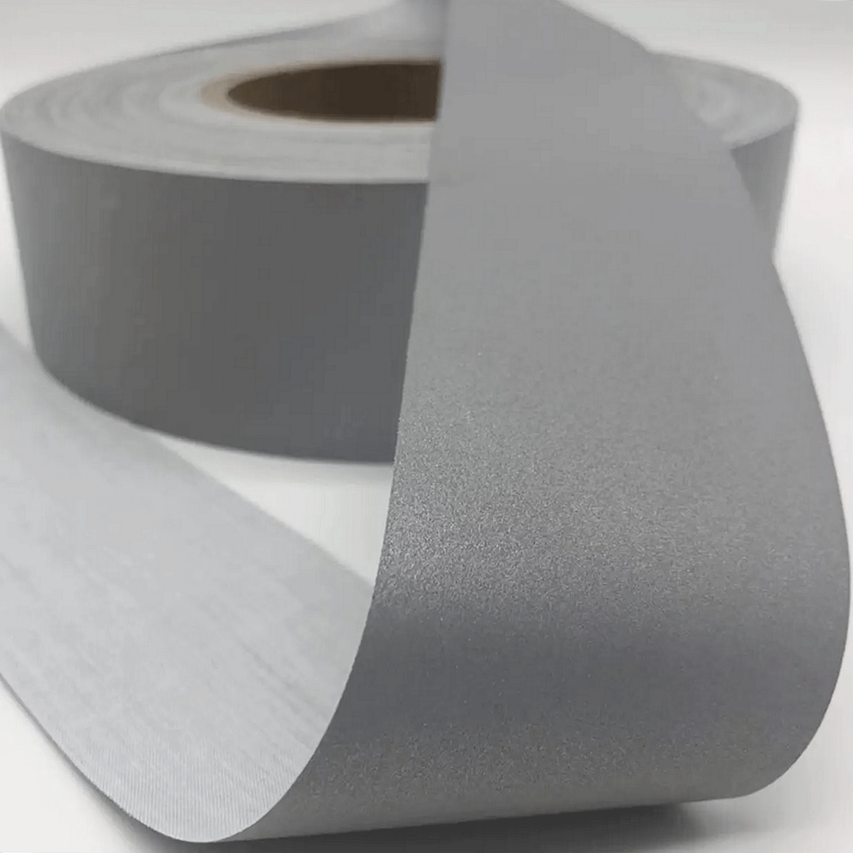 Лента светоотражалка мотком 100 м Световозвращающая лента для одежды 5 см фото